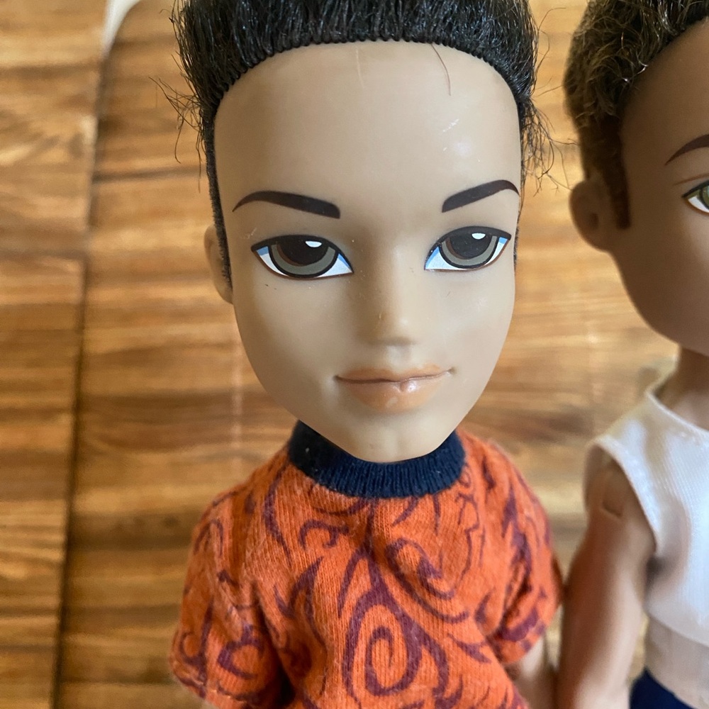 two Bratz boyz - Picture 2 of 3